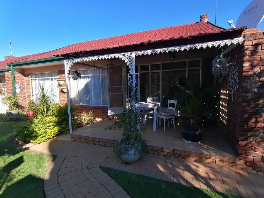 2 Bedroom Property for Sale in Doringkruin North West